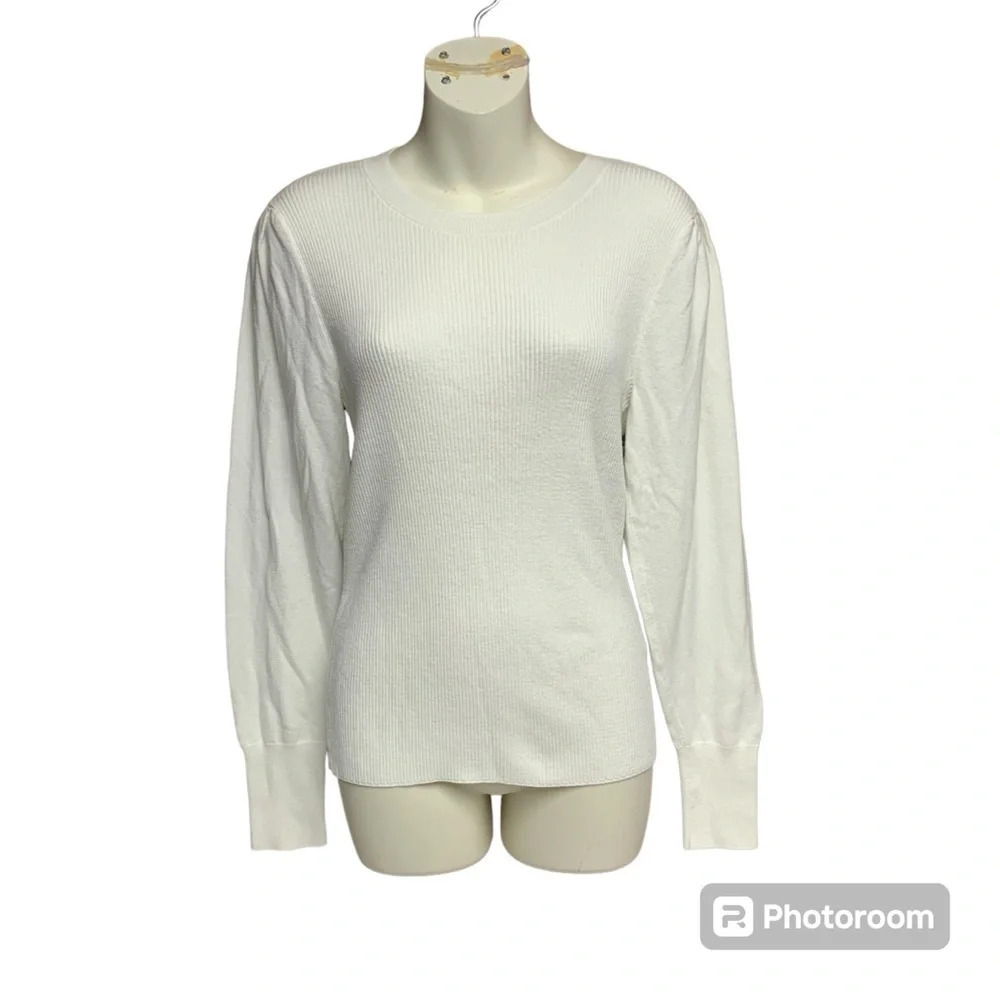 Gap cream lightweight sweater size medium